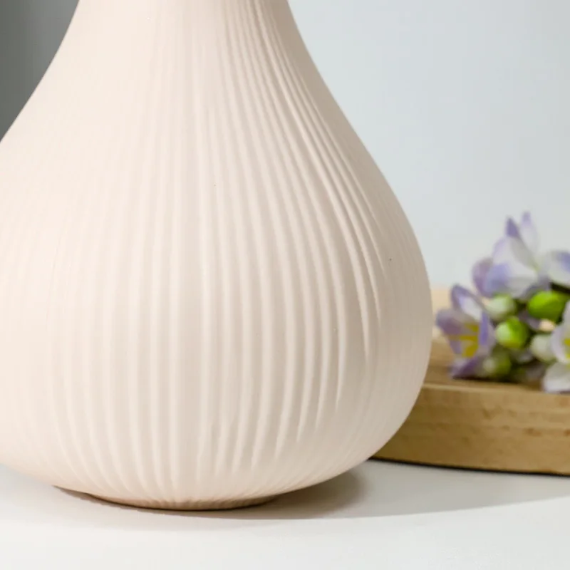 YBH Modern Simple Decorative Table Vase Elegant Plain Ceramic Porcelain Vases For Office Wedding Centerpiece Vase
