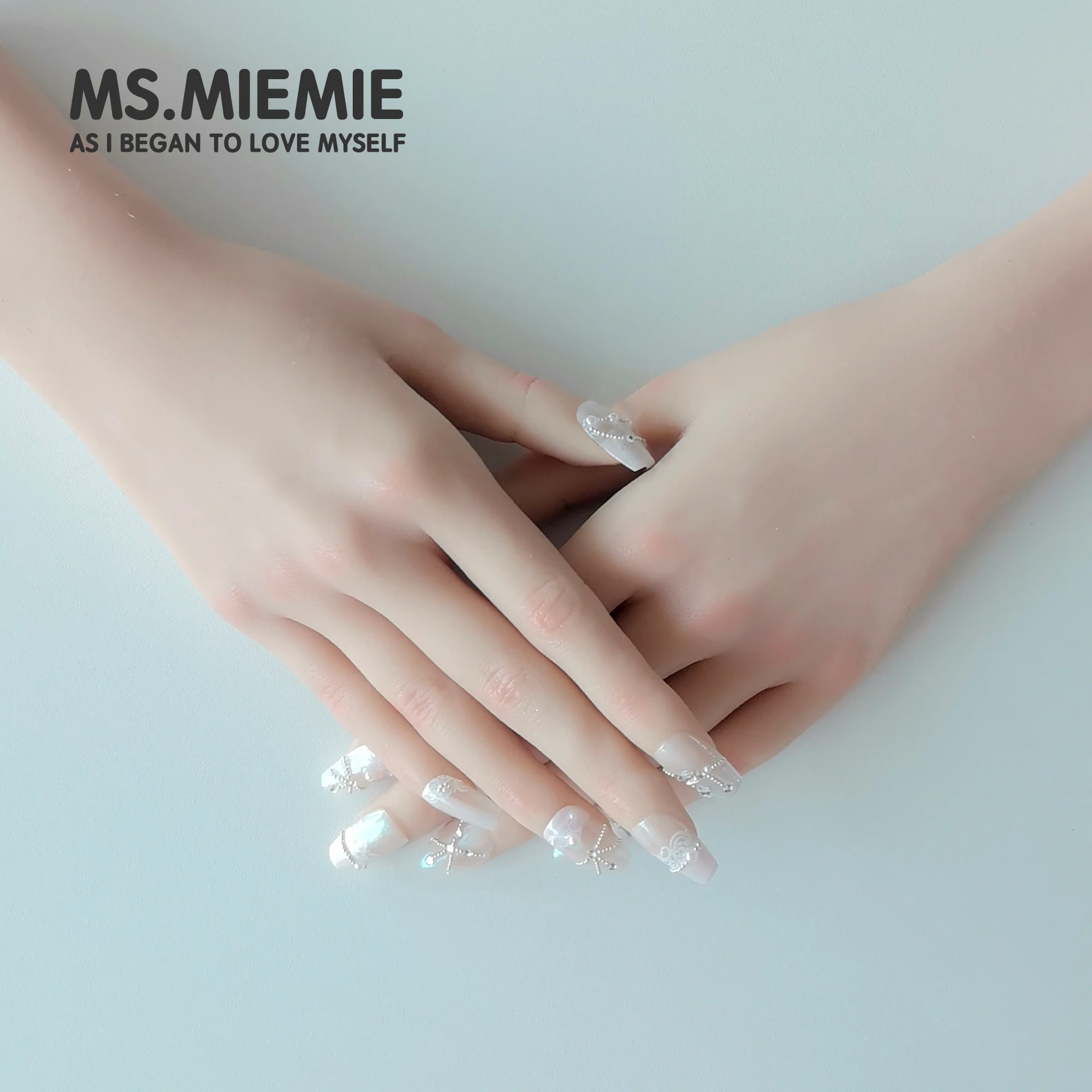 Ms.Miemie Handmade Short Coffin Press Artificial Fingernails Reusable Aurora Nail Chrome Powder Lace Pattern Rhinestone Adorned