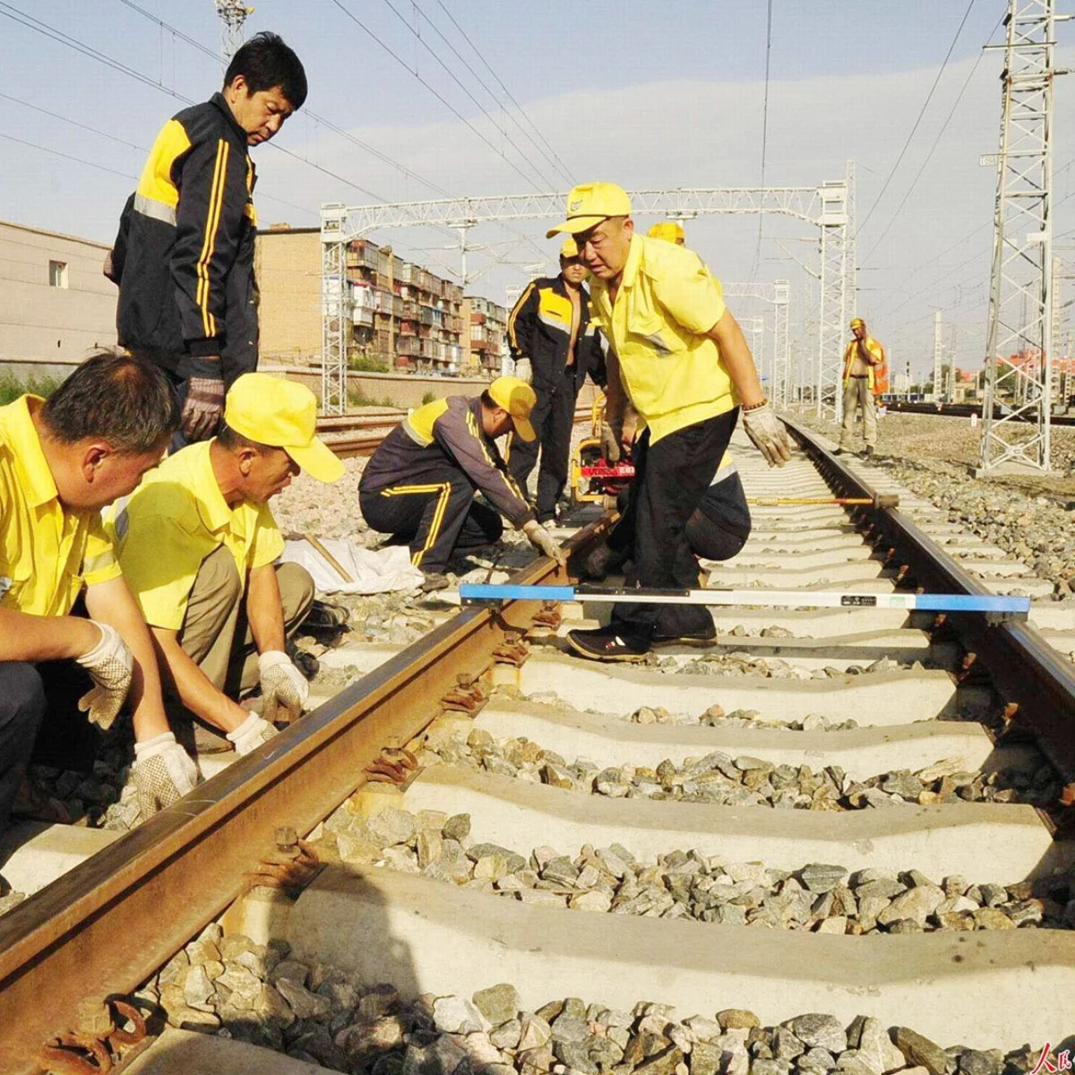 High-Precision Track Gauge Rule to Measure the Turnout Switches and Crossings