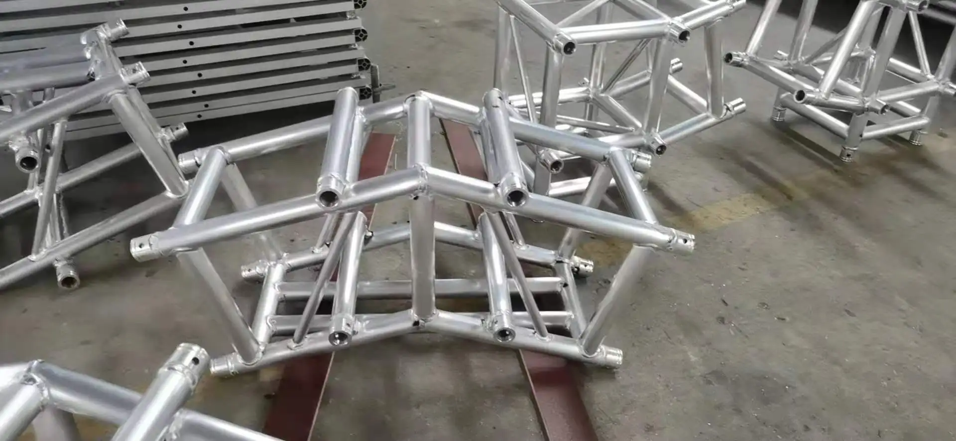 Tuv Certified Aluminum Alloy Stage Truss System Accessory  Aluminum Spigot Truss Connector