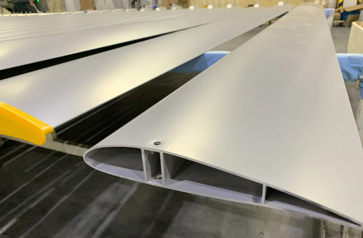 Большая мощность 1.5kw 8 лезвия 7,3 м большой объем HVLS потолочный вентилятор производитель из Китая