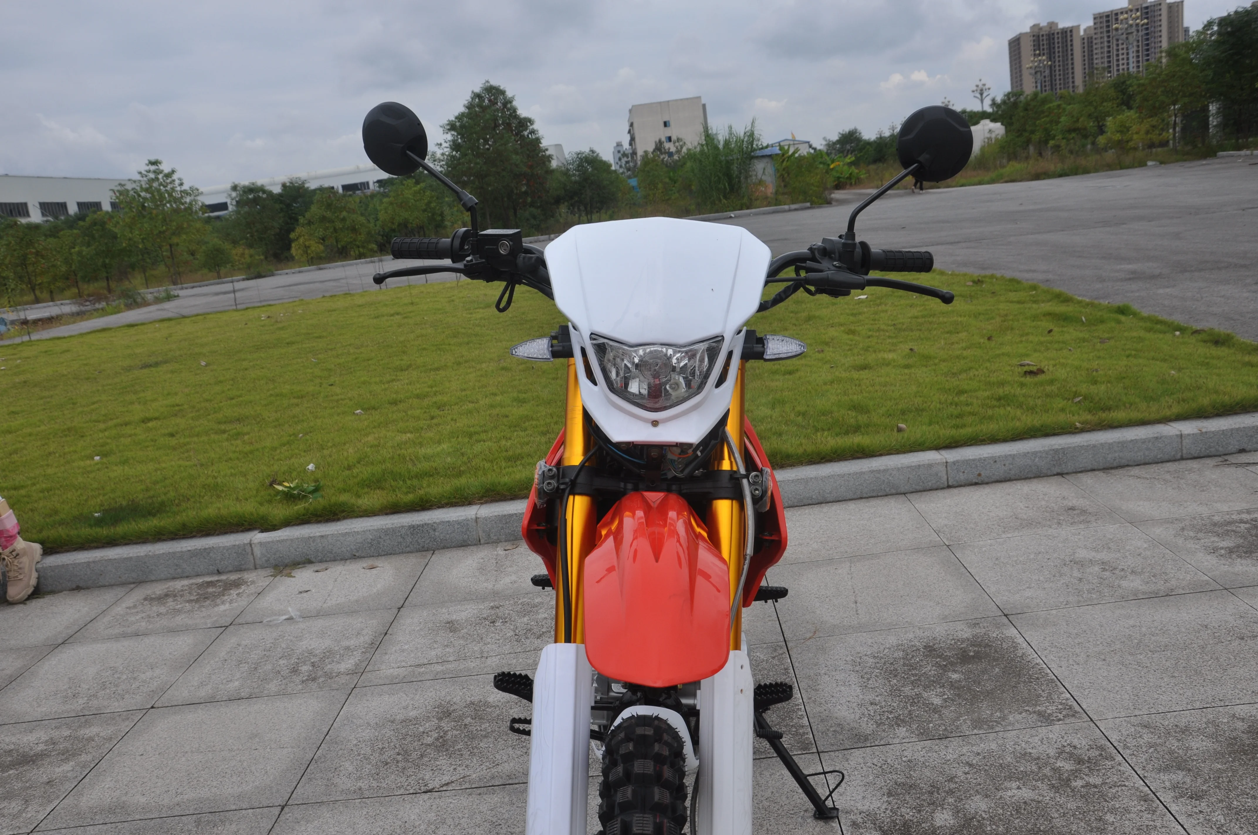 Регулярная взрослая производитель мотоциклов бензиновый 230CC 4 тактный Гонки Байк