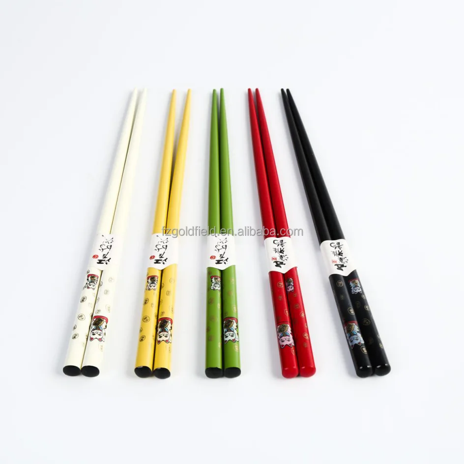Hot Sale Flash Household Various Colors Lucky Cat Pattern Wood Chopsticks And Kitty Ceramic Holder Fine Gift Box Set