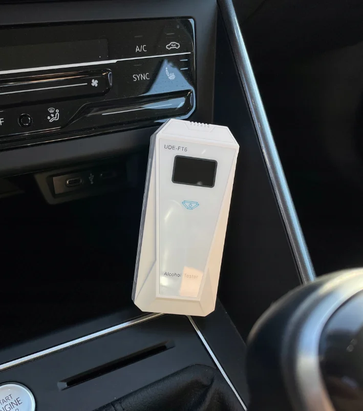 New wholesale oem and odm portable bar alcohol tester  breath bar breathalyzer