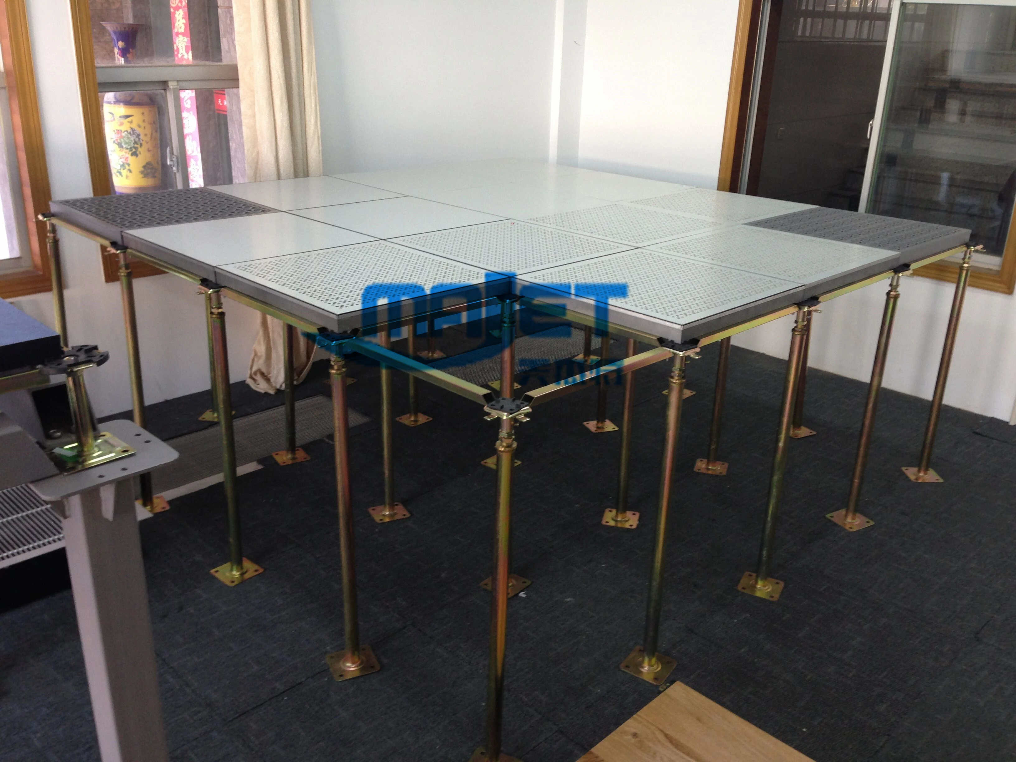 60x60 Aluminum Perforated Panel System with air flow panels clean room data centre  electronics ESD vinyl tiles