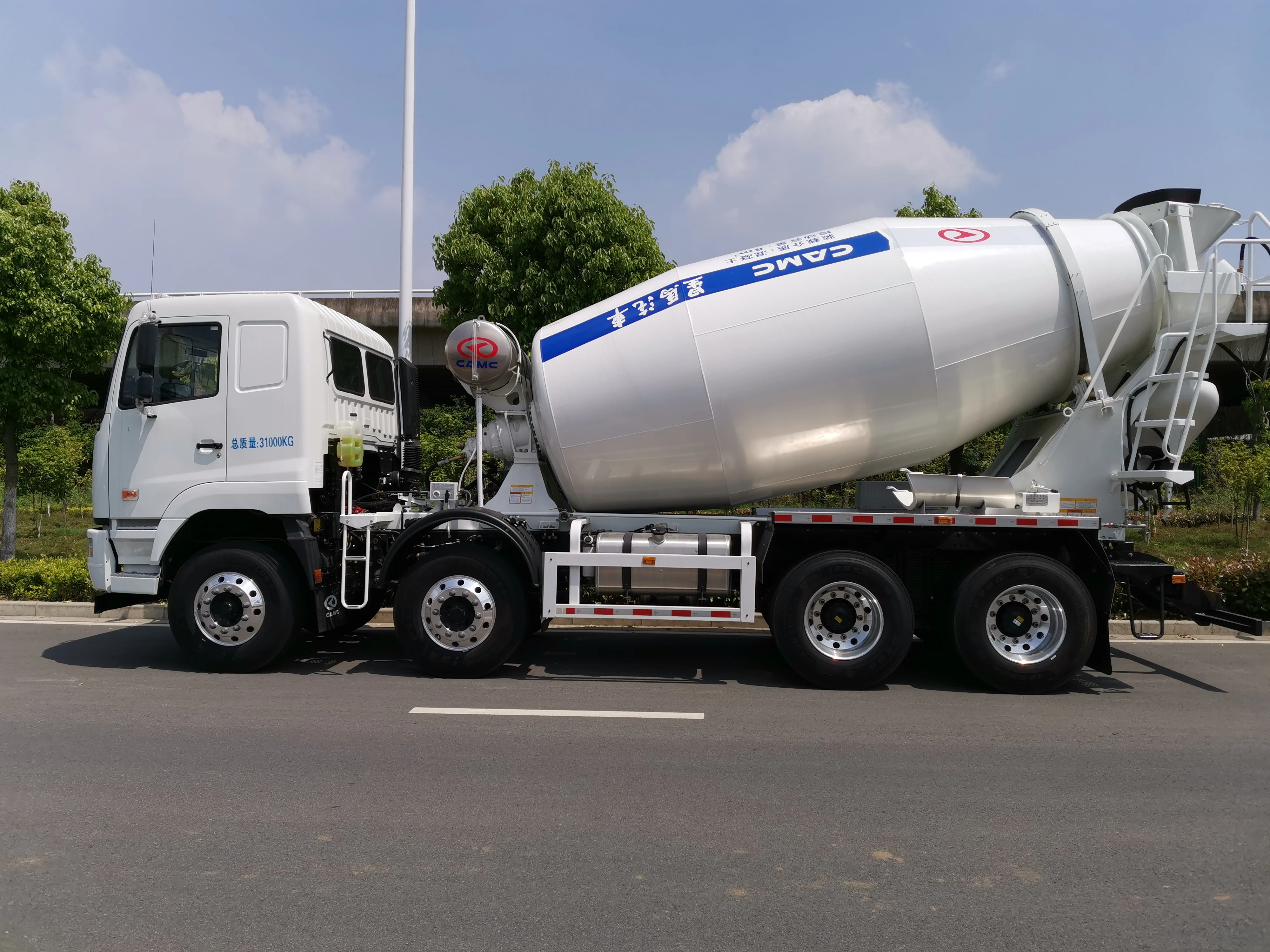 Недорогая Бетономешалка CAMC truck 8x4 объемная с