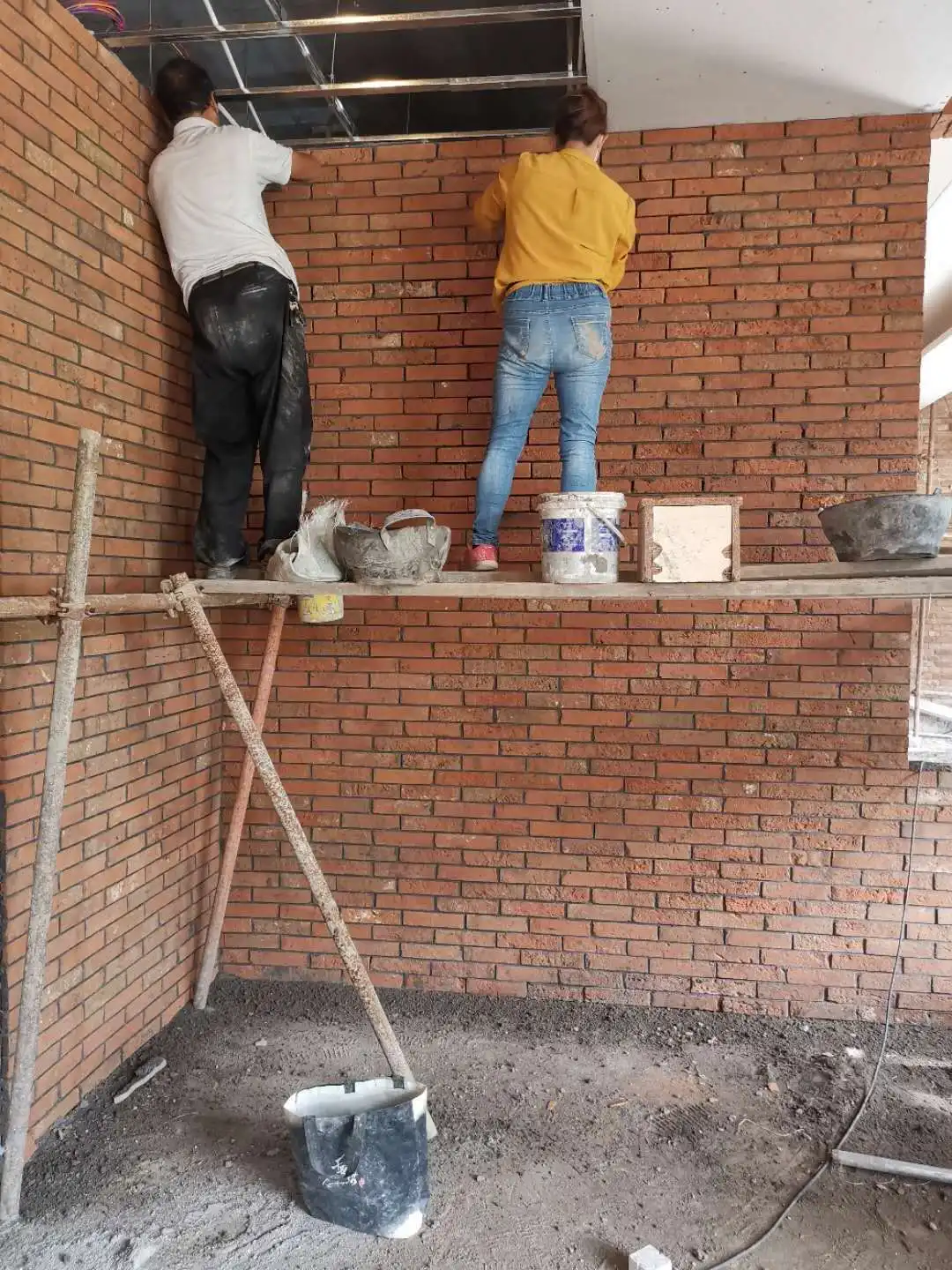 Старая Красная стена глина тонкое лицо кирпичная стена облицовка