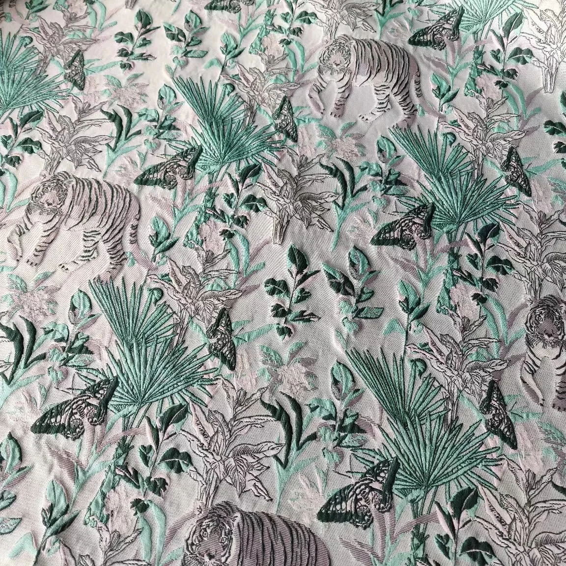 Luxury tiger design brocade jacquard fabric for lady dress fabric with many color