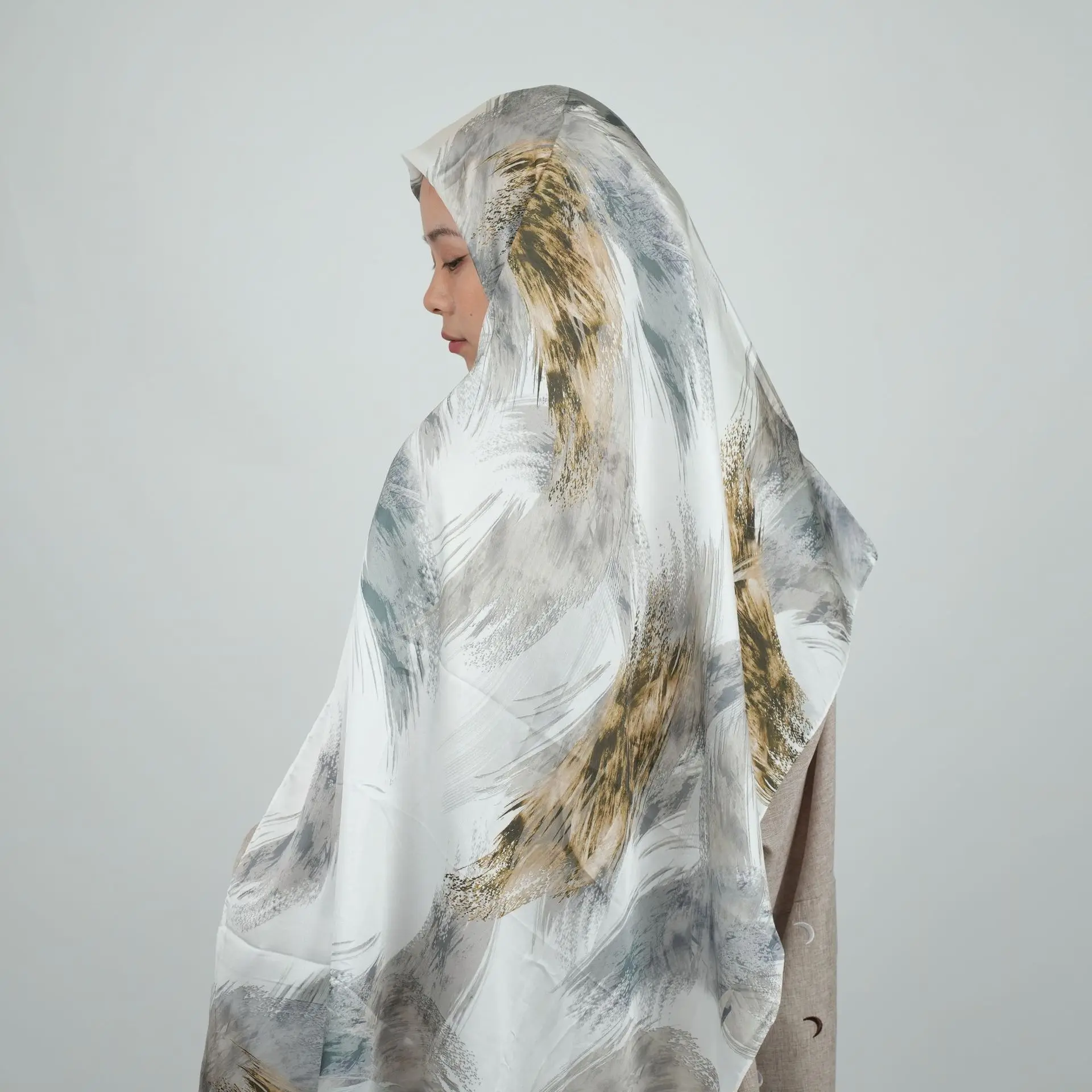 Zifeng OEM Hijab Con Turbante Wholesale Ethnic Satin Curve Printed Headscarf Southeast Asian Malay Headscarf Hijab
