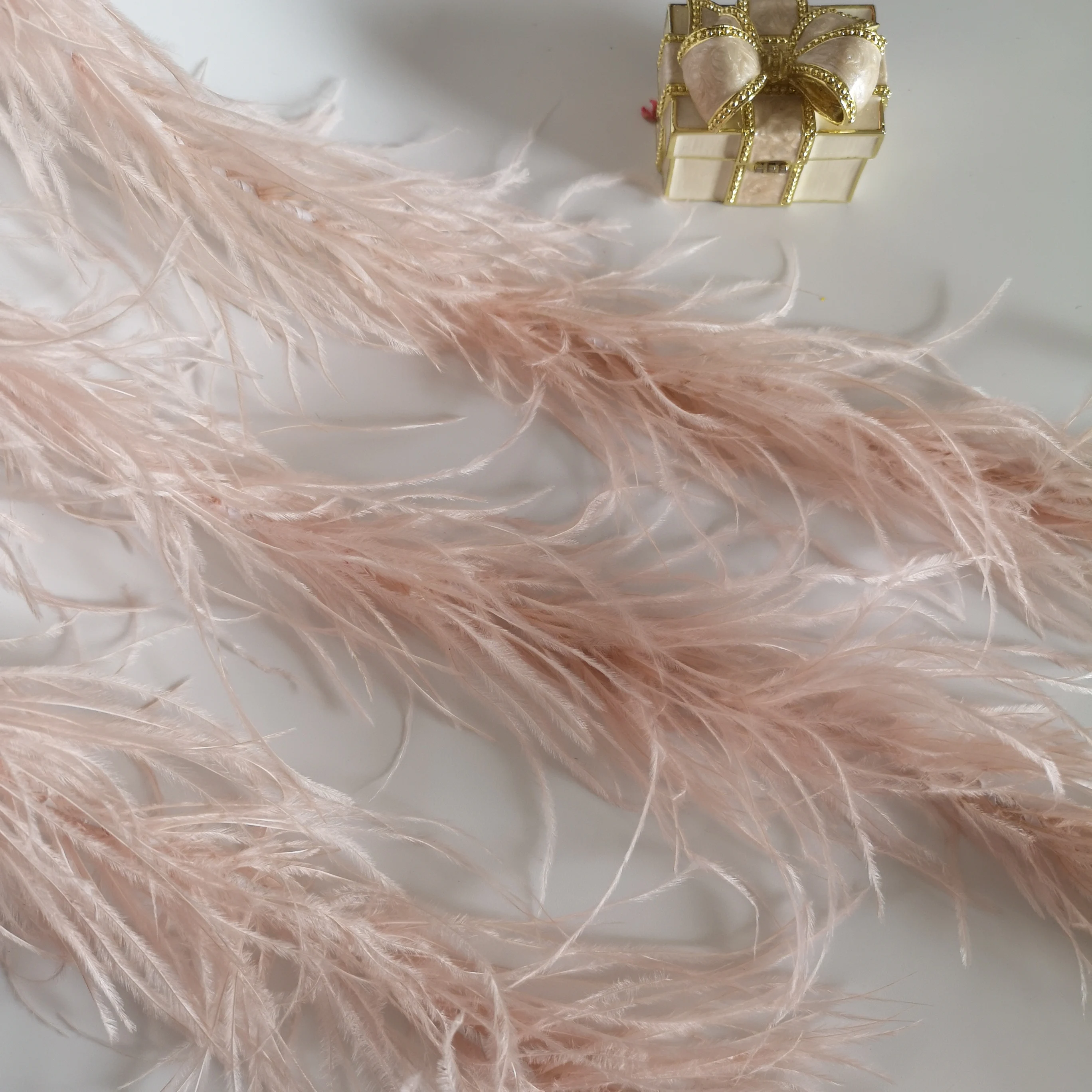 Оптовая продажа Лидер продаж стильные полоски из страусиных перьев боа для карнавальных костюмов с перьями женщин рождественское платье вечеринки