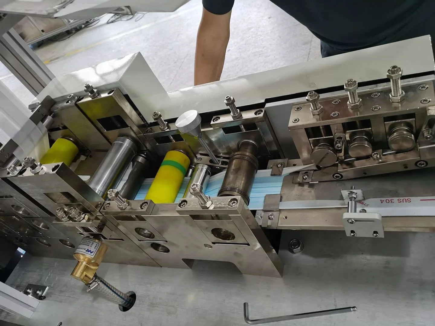 Elastic ear mask machine/Elastic Ear Loop Non-woven Wide Ear Band Face Mask Machine