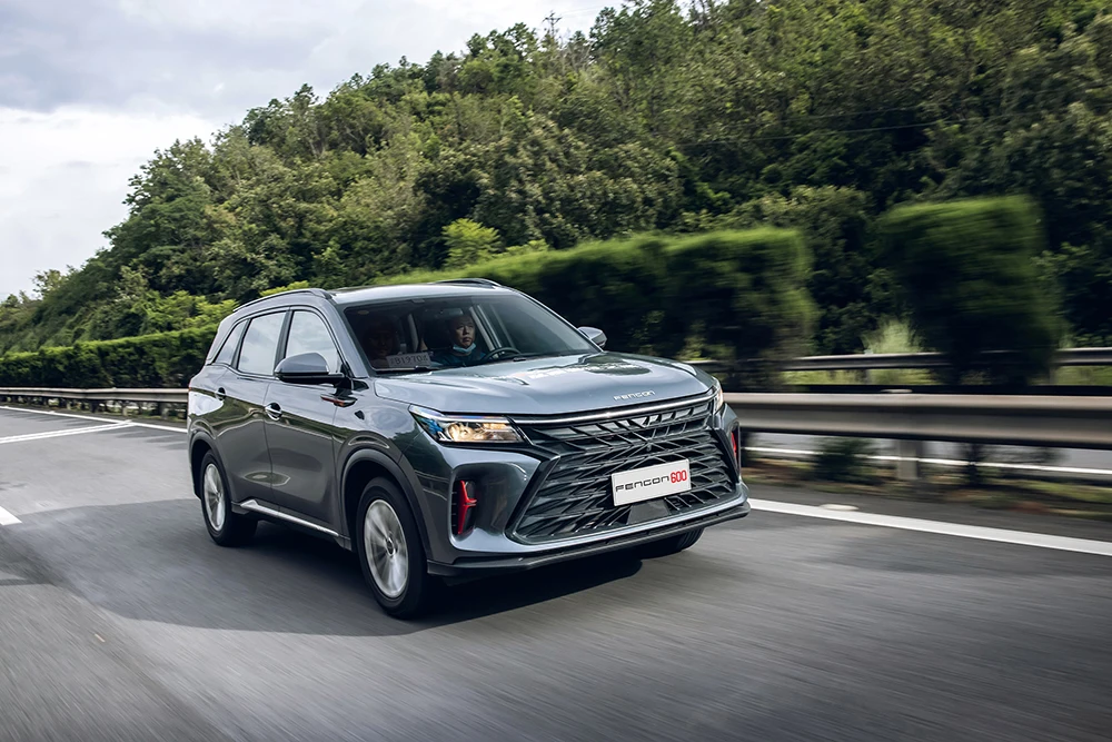 DFSK motor gcc спецификации автомобилей для продажи Glory/Fengon 600 1 5 турбо двигатель 135 кВт автоматическая коробка передач 6/7 мест бензиновый внедорожник