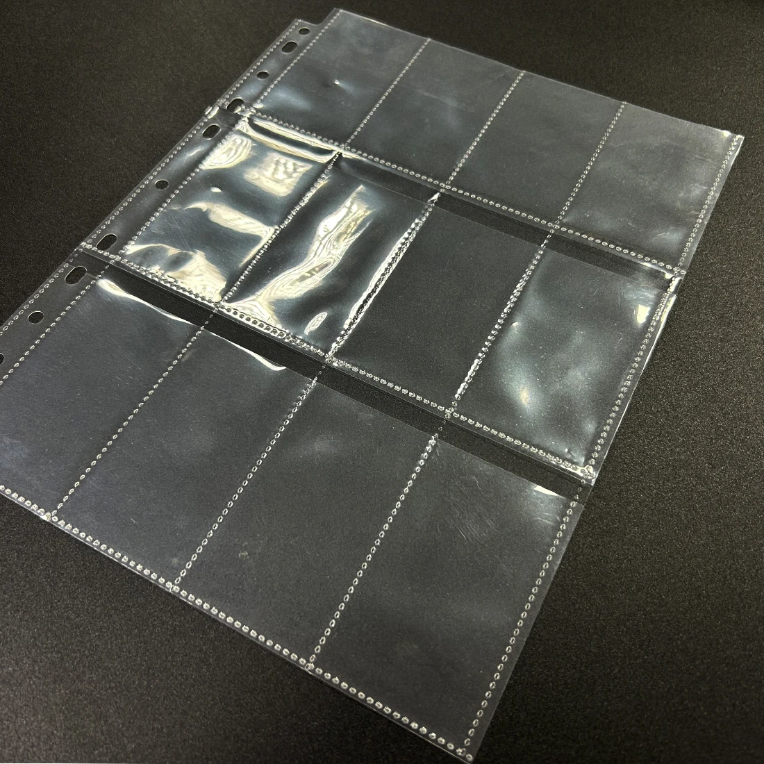 Custom Wholesale 11 Holes Heavy Duty Clear Plastic 12 Pocket Album Pages Card Sleeve Page Protector