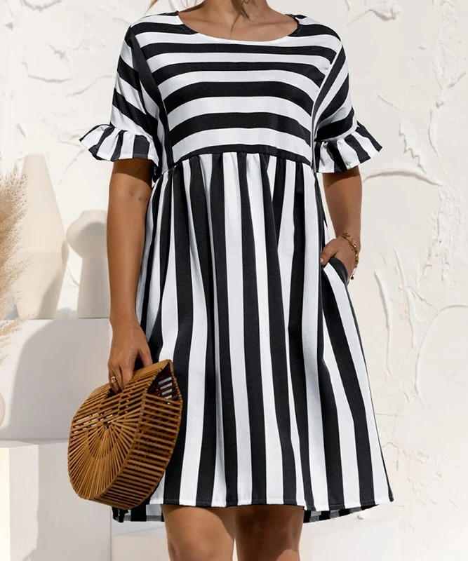 Wholesale Classic Black And White Striped Knitwear Short Sleeve Women Dress