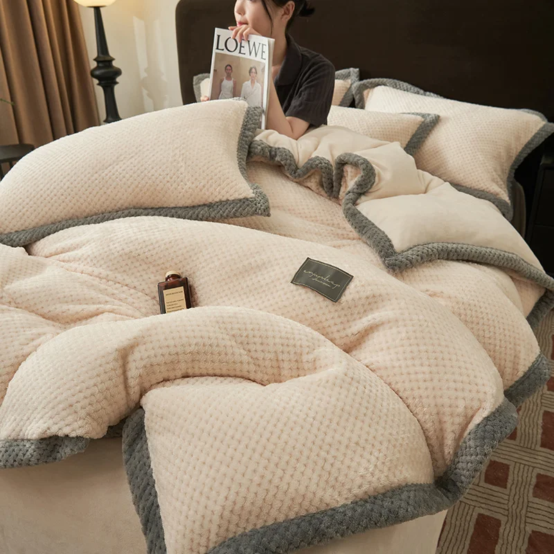Hot Sale Princess Luxury Embroidery Thicken New Bedding Set 4-Piece New Printed Bed Sheet Set Pillow Queen Comforter