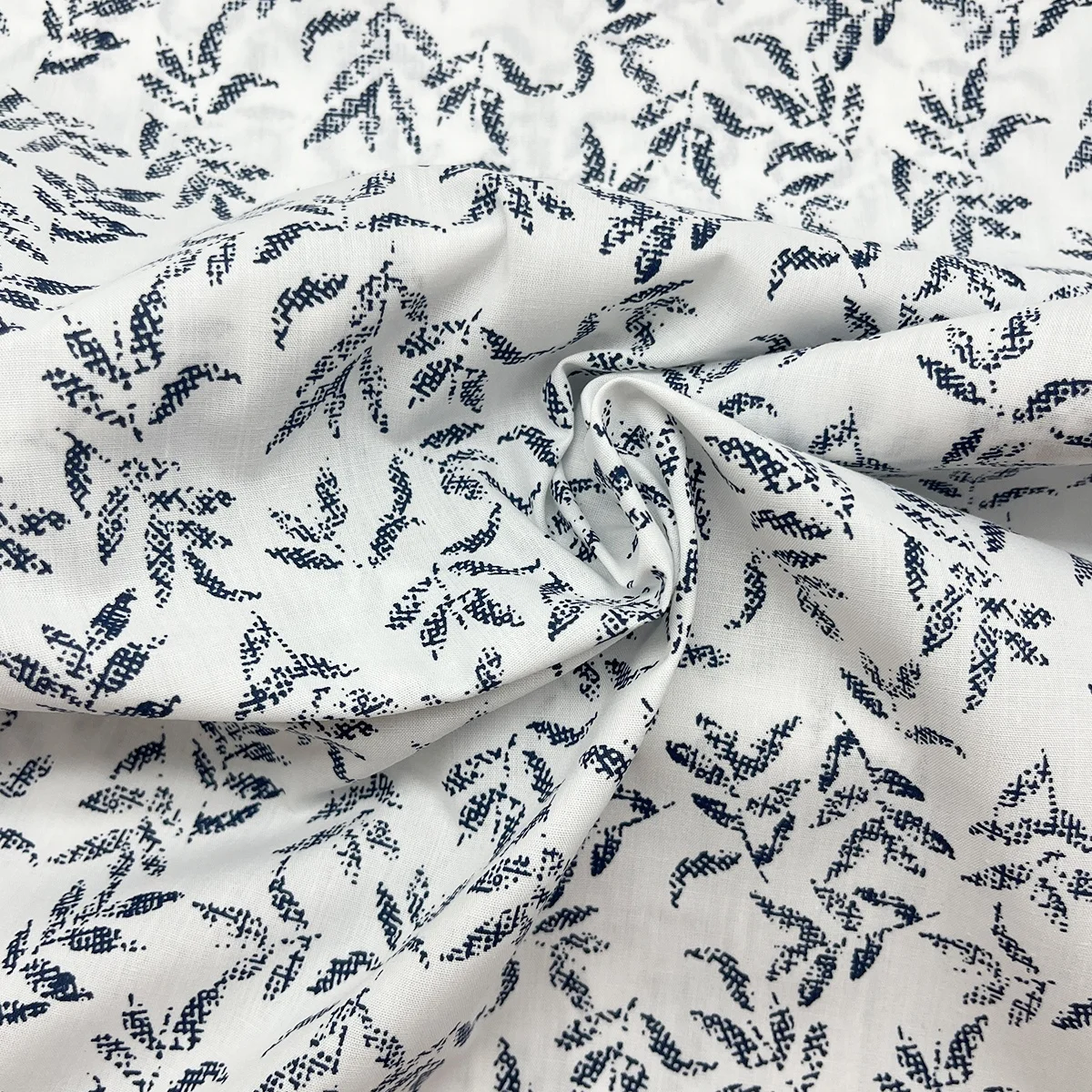 Textiles fabric manufacturer supplier wholesale woven plain polycotton tc polyester/cotton soft leaves shirting printed fabric