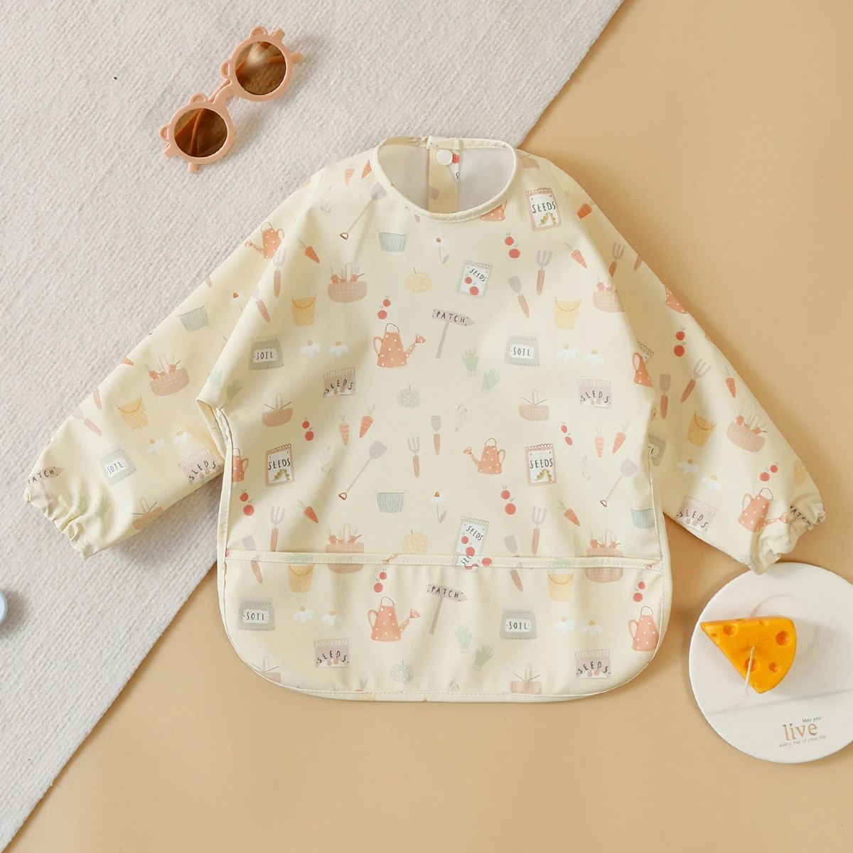 Popular baby long sleeve bib custom pattern waterproof baby bib custom waterproof feeding long sleeves apron