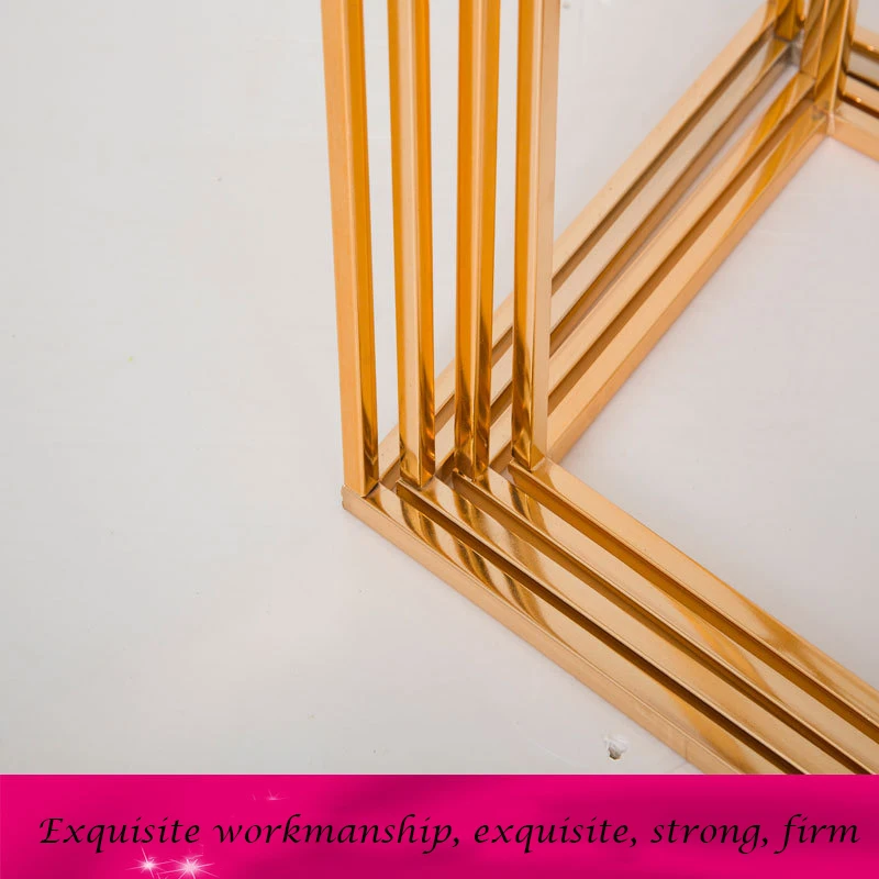 
2020 new gold wrought iron geometric road lead frame wedding props , tall flower stand for decoration wedding window T stand 