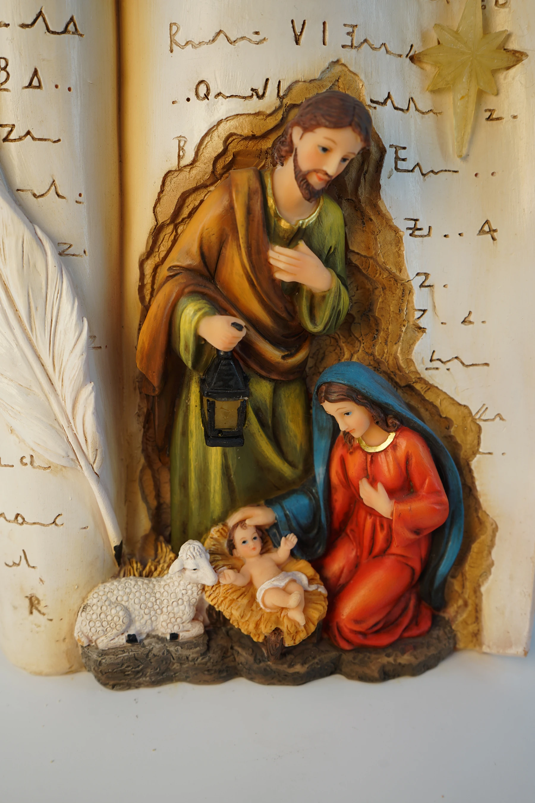 Top Grace Custom Book Holy Family Resin Holy Father, Mara and Baby Jesus Statue With Led Light Table Desk Decoration