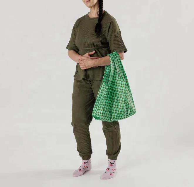 Customize Recycle Reusable bags in Polyester Portable Eco Standard Foldable Grocery Sustainable Shopping Tote Bag