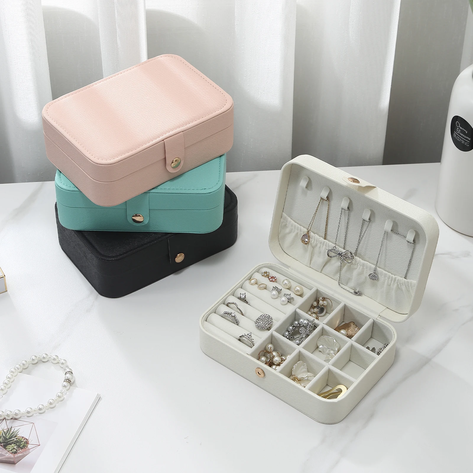 Wholesale Custom Logo Small PU Leather Jewelry Box Blue Travel Jewellery Necklace Ring Earring Jewellery Organizer Girl Gift