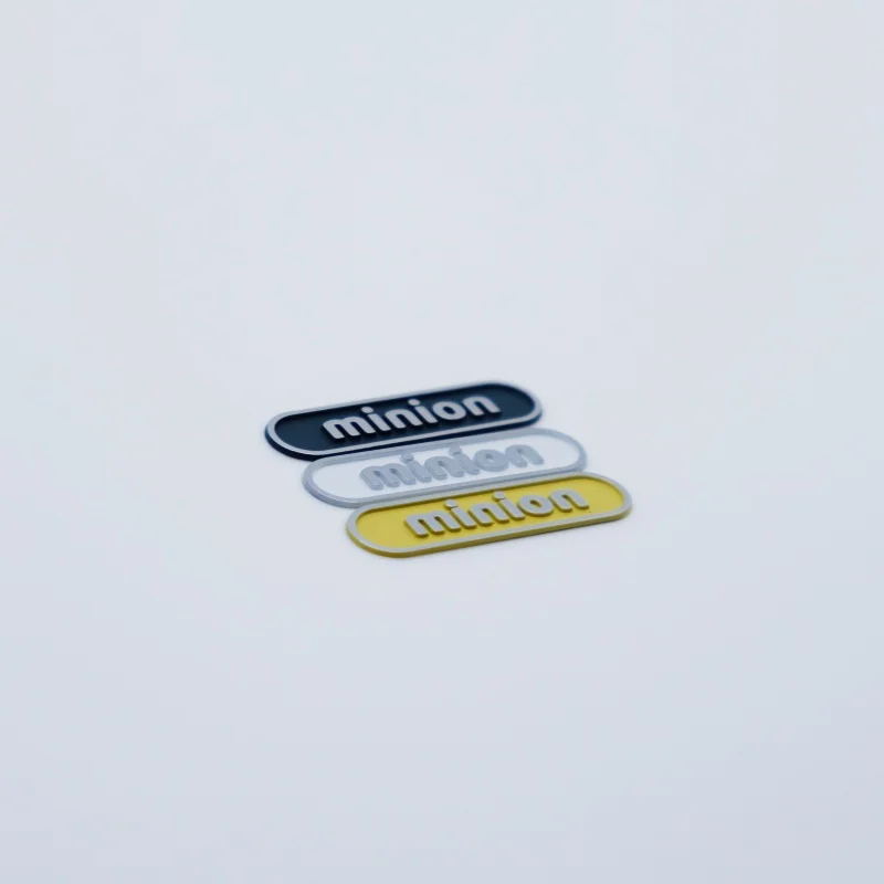 Custom Fashion Metal Logo Label for Jeans Clothing Boxes Adhesive Bag Labels with Strong Adhesion for Industrial Package Usage