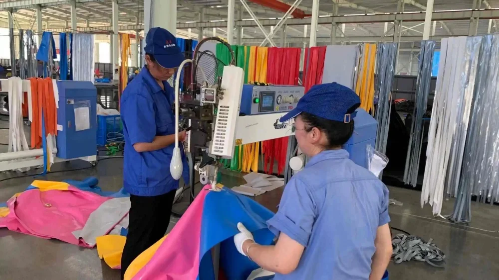 Latest style inflatable pvc hypalon boat inflatable boat 4567 people rescue sport speed fishing lure boat with motor customized