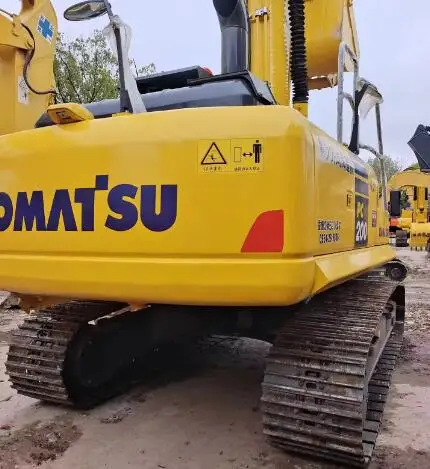 Original Japan Komatsu PC200-8 Komatsu PC200 Komatsu PC240 With High Quality Second Hand Excavator