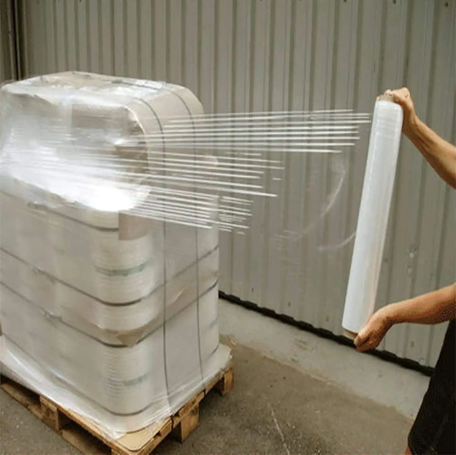 Chinese Supplier Manual Stretch Film Plastic Film for Packaging