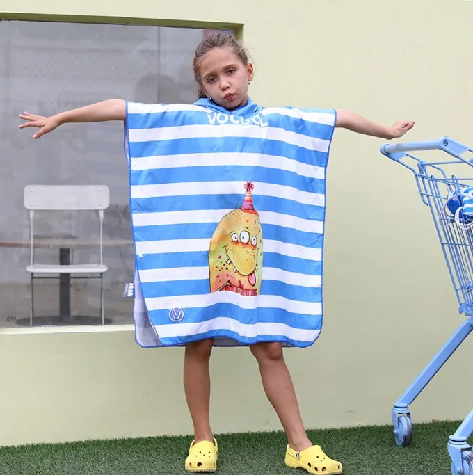 OEM factory or stocked designs HOT sale wholesale cheap advertising logo 100% cotton bird cartoon kids hooded poncho towel