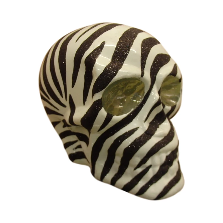 
2020 Western Halloween scary cranium decoration LED lighting realistic haunted house props 