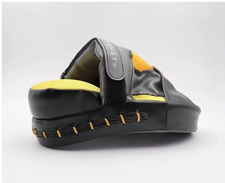 Boxing equipment Hand Target MMA Martial Thai Kick Pad Kit Karate Training Mitt Focus Punch Pads Sparring Boxing Bags