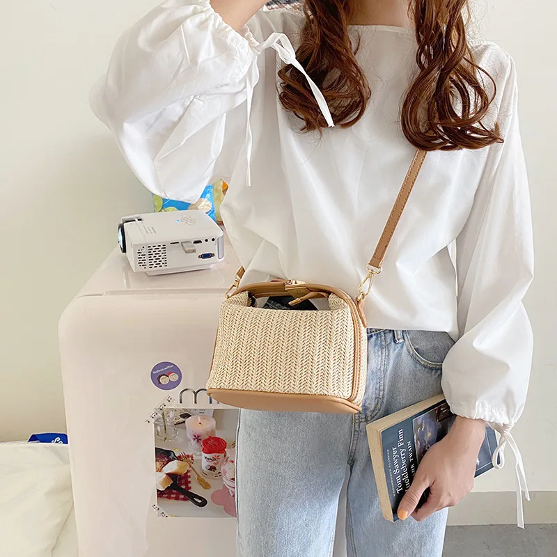 Plastic Raw Materials 2021 Korean summer new grass woven handbag fashion leisure vacation versatile one shoulder diagonalPS