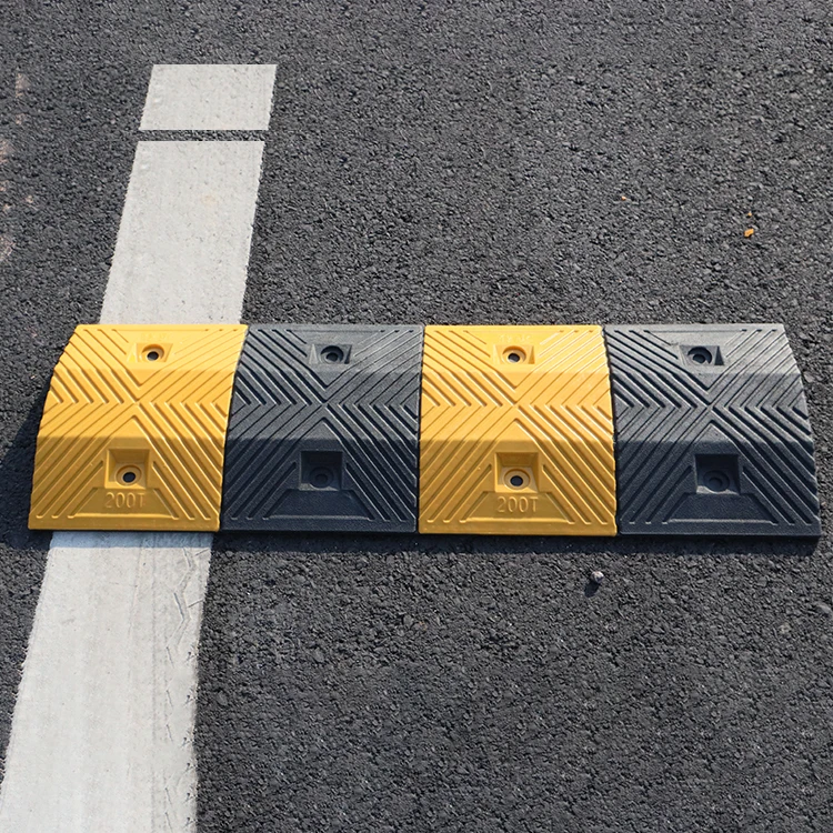 Heavy Duty 1000*350*40mm Yellow and Black Rubber Plastic Speed Bump Roadway Traffic Safety Speed Hump for Garage Use