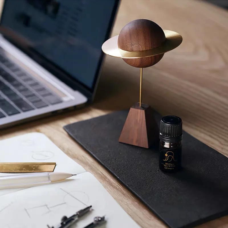 Planet Design Wood Essential Oil Diffuser For Home Decorate And Gift Set