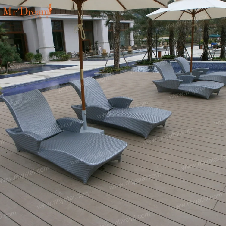 Wholesale modern rattan wicker swimming pool rattan outdoor chaise lounge chair set for patio and villa