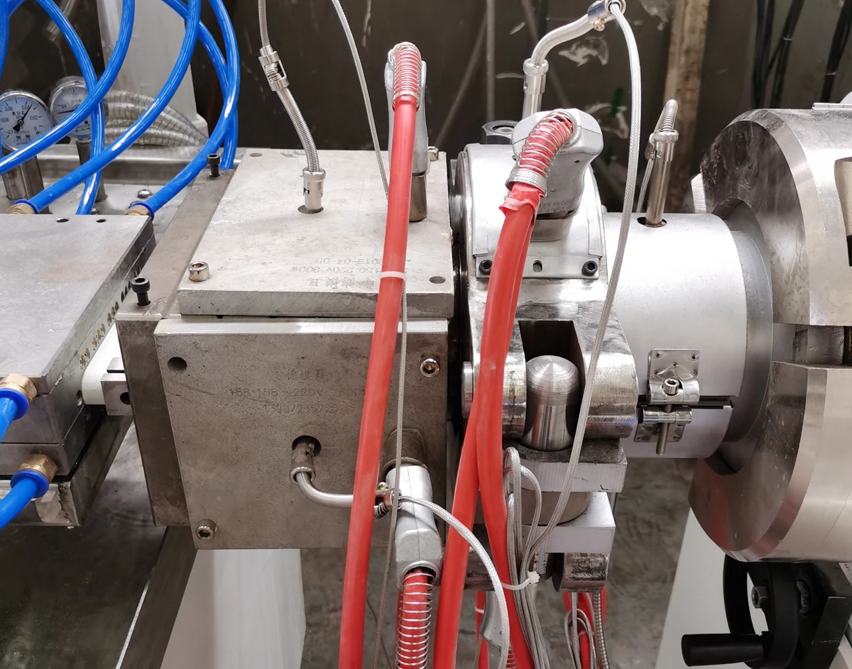 MIDTECH Wood Plastic Composite WPC Decking Profile Extrusion Line with PVC Profile Extruder Machine