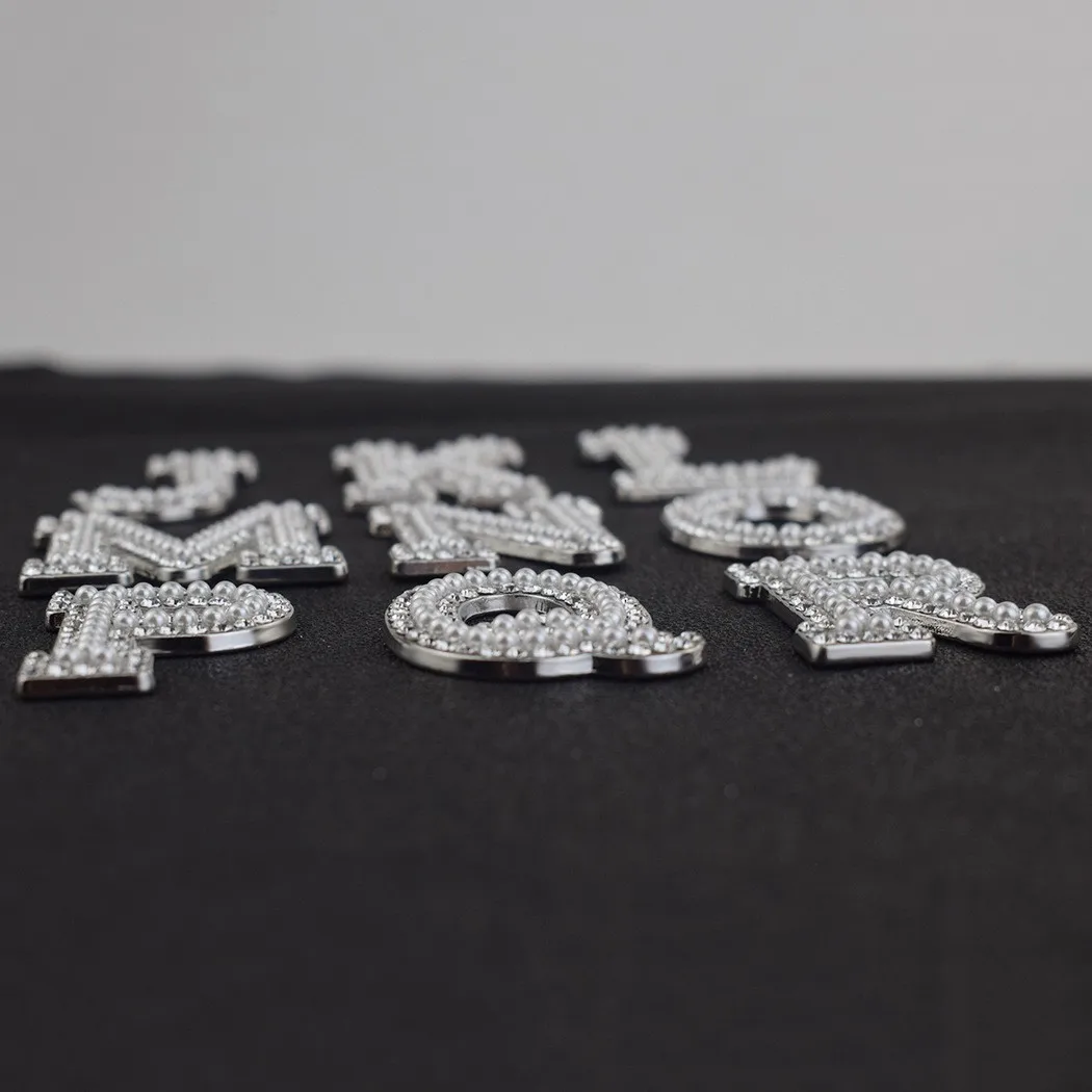 26 Letters Shiny Rhinestone Car Key Ring Bag Accessory Pearl Letter Keychain Initial Key Chain for Girl Women