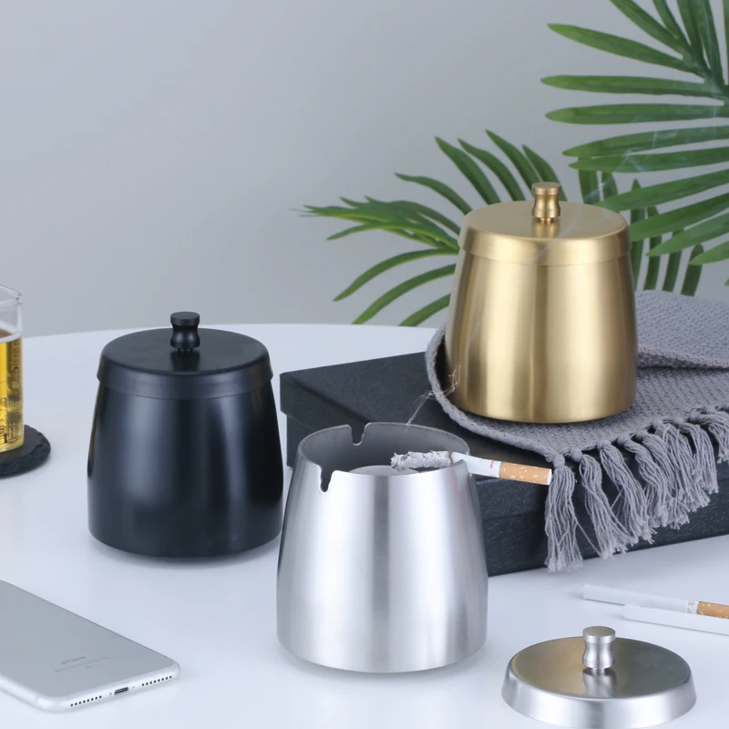 Изготовленная на заказ пепельница из нержавеющей стали ветрозащитная против падения легко очищаемая металлическая для сигар с крышкой