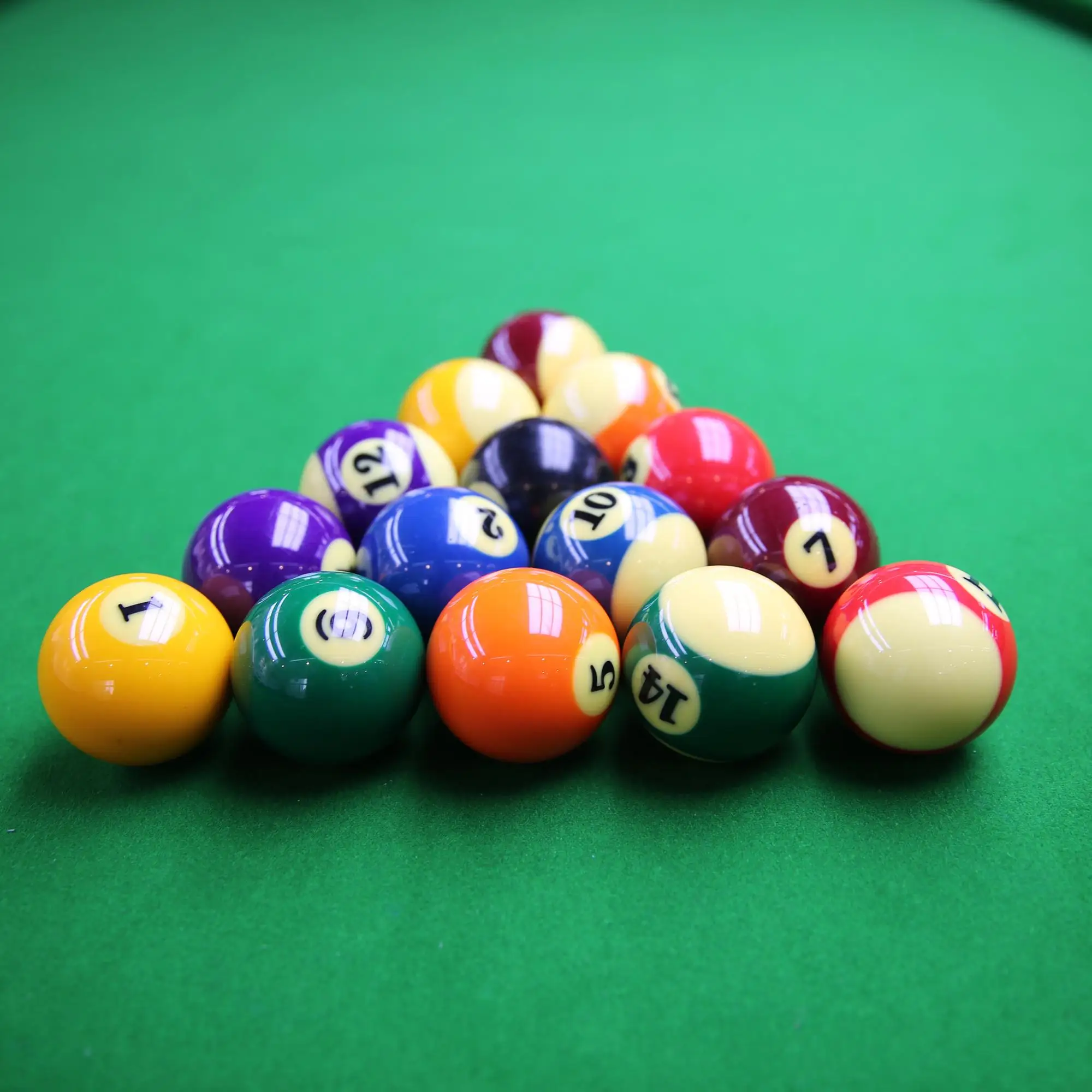 Factory cheap price 57.2mm  crystal billiard balls for sale