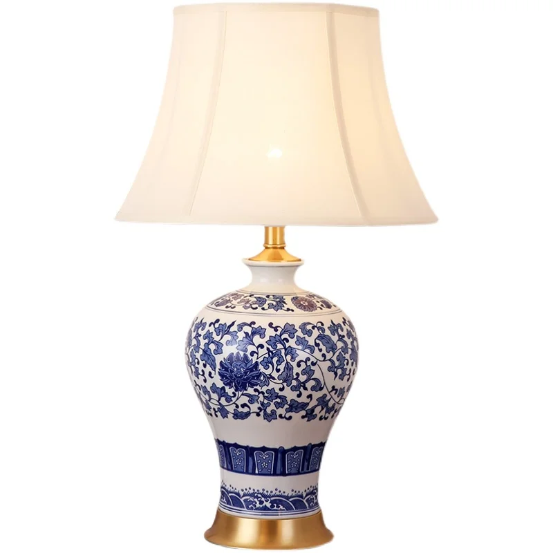 Hot Sale Chinese Hand Made Blue And White Ceramic Table Lamp With Copper Base