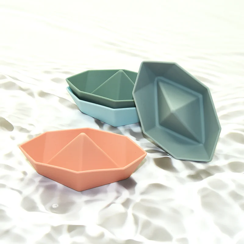 Boat 4pcs/set  soft Silicone Baby Bath Toys Set Bathing Toy Shower for all ages