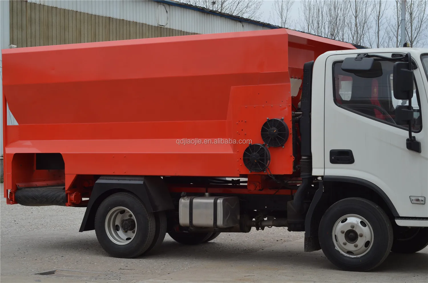 
Qingdao JointTech 16m3 TMR Feed spreading machine for cattle farm 