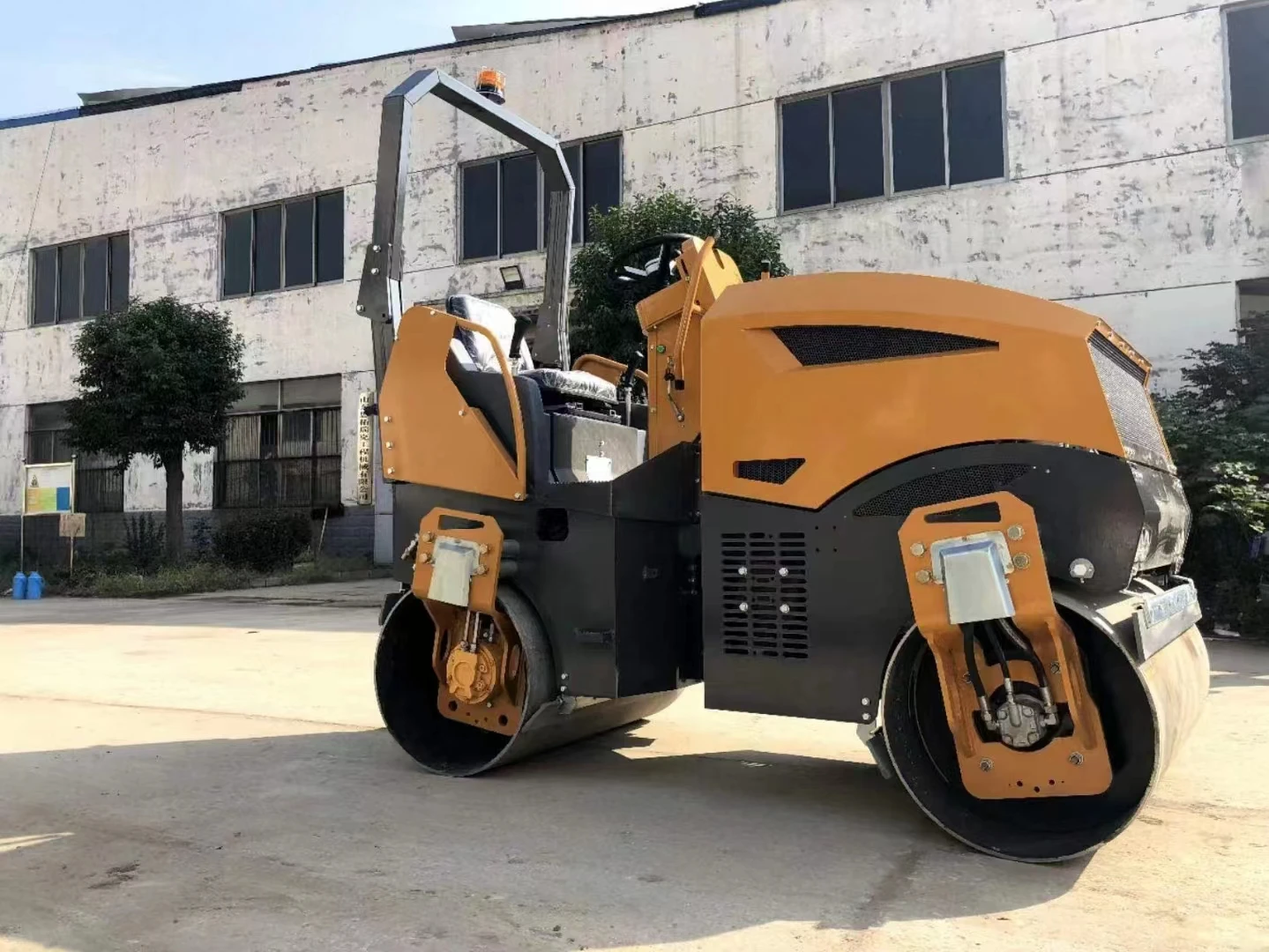 1 ton asphalt vibratory double drum roller remote control double drum trench road roller weight of road roller