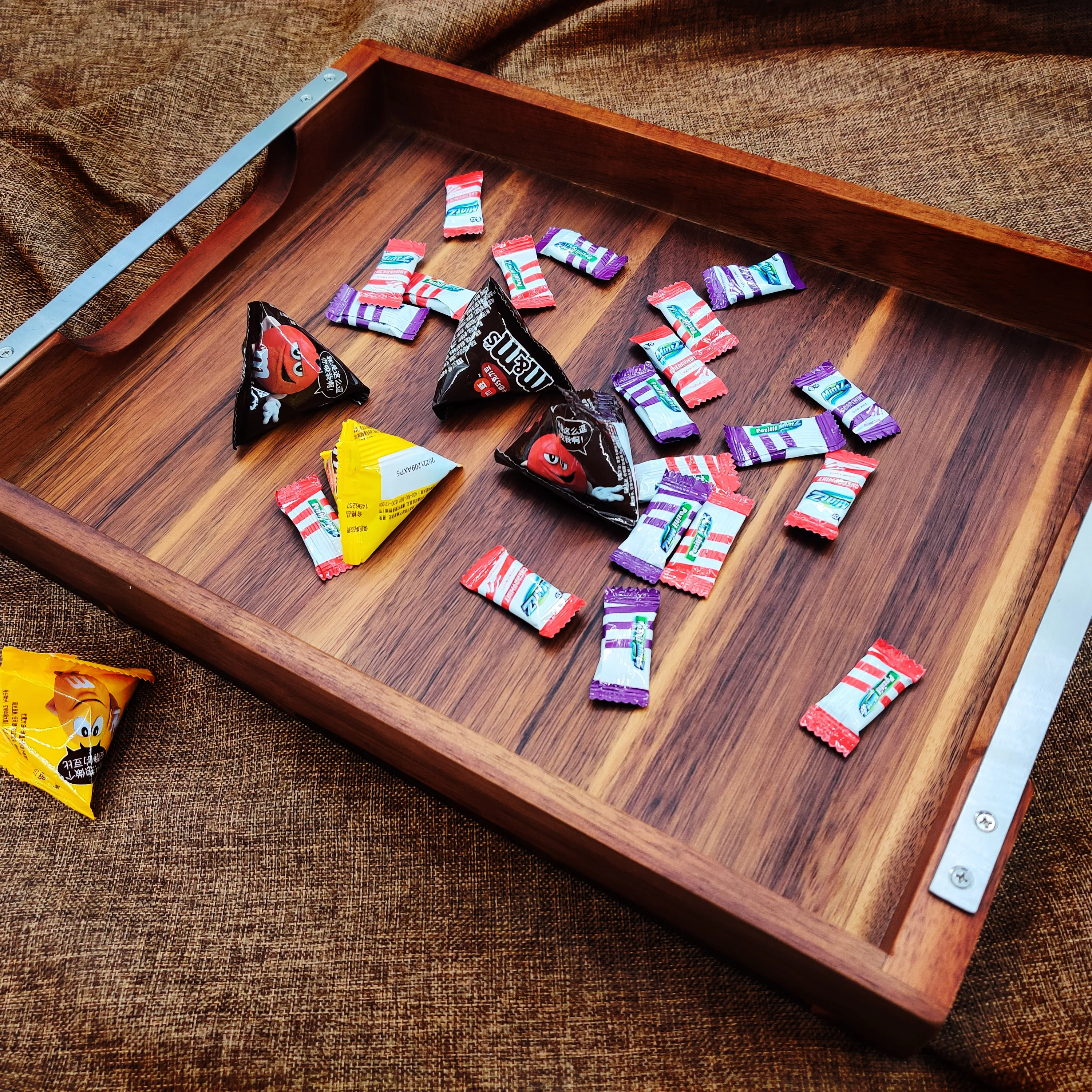 Luxury Large Restaurant Coffee Food Rustic Walnut Food Serving Tray with Handle