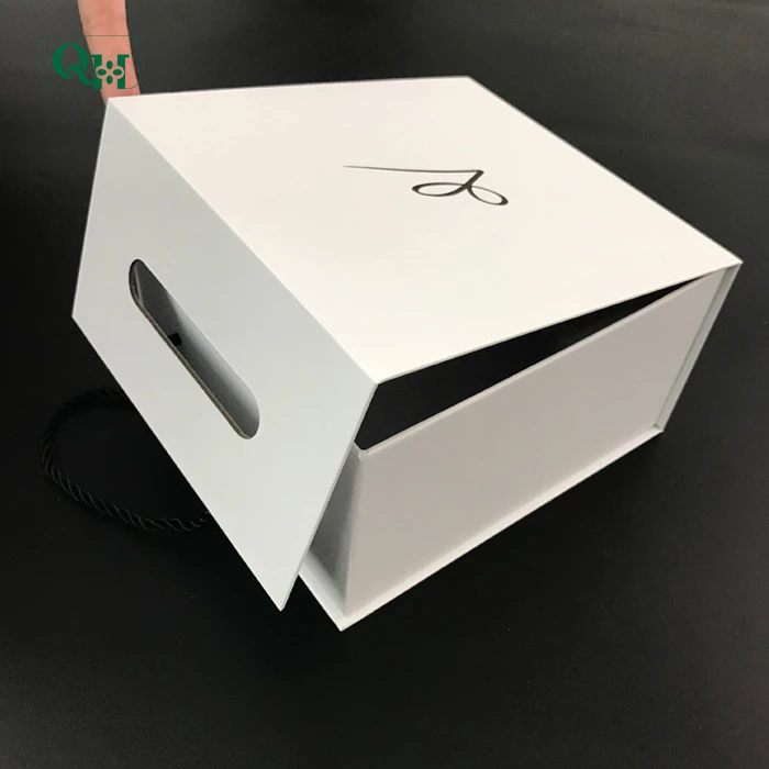 
Custom Luxury White Cardboard Paper Knitting Hat Box Gift Packaging With Nylon Handle 