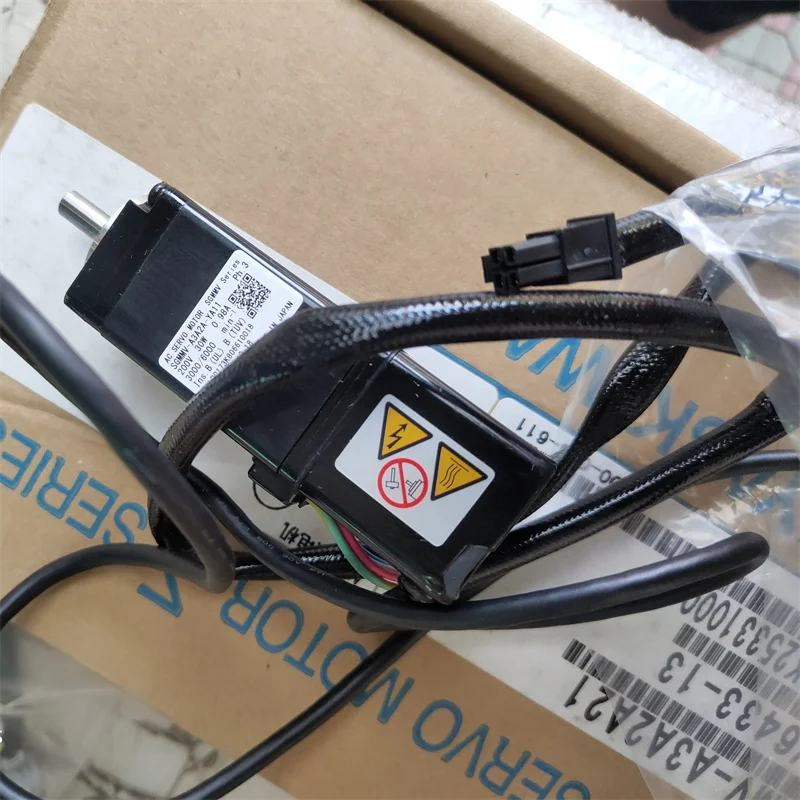 Yaskawa ServoPack Drive SGMJV-C2A3A-SU11 SGMMV-A3A2A2C SGMMV-A3A2A-YA11