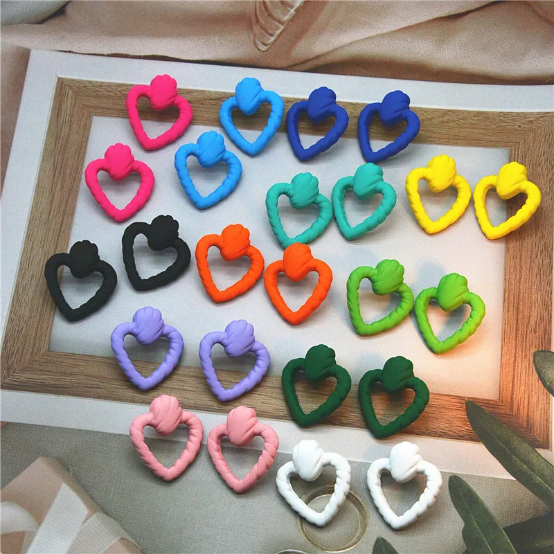 FineToo New acrylic candy colored heart-shaped spray painted earrings resin heart  Stud Earrings for Women
