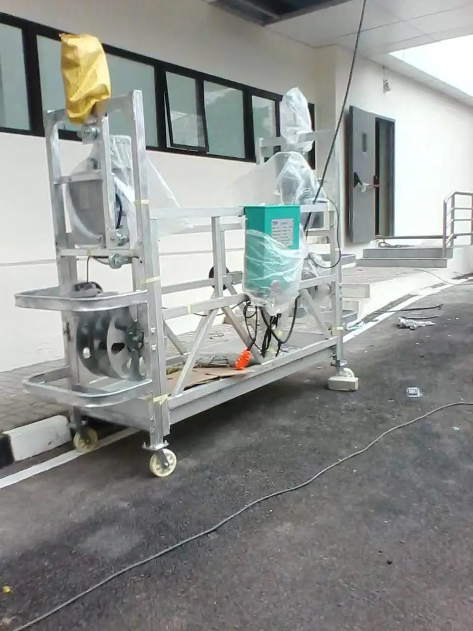 High stable height adjustable suspended work platform with safety lock hanging gondola single motor&single phase