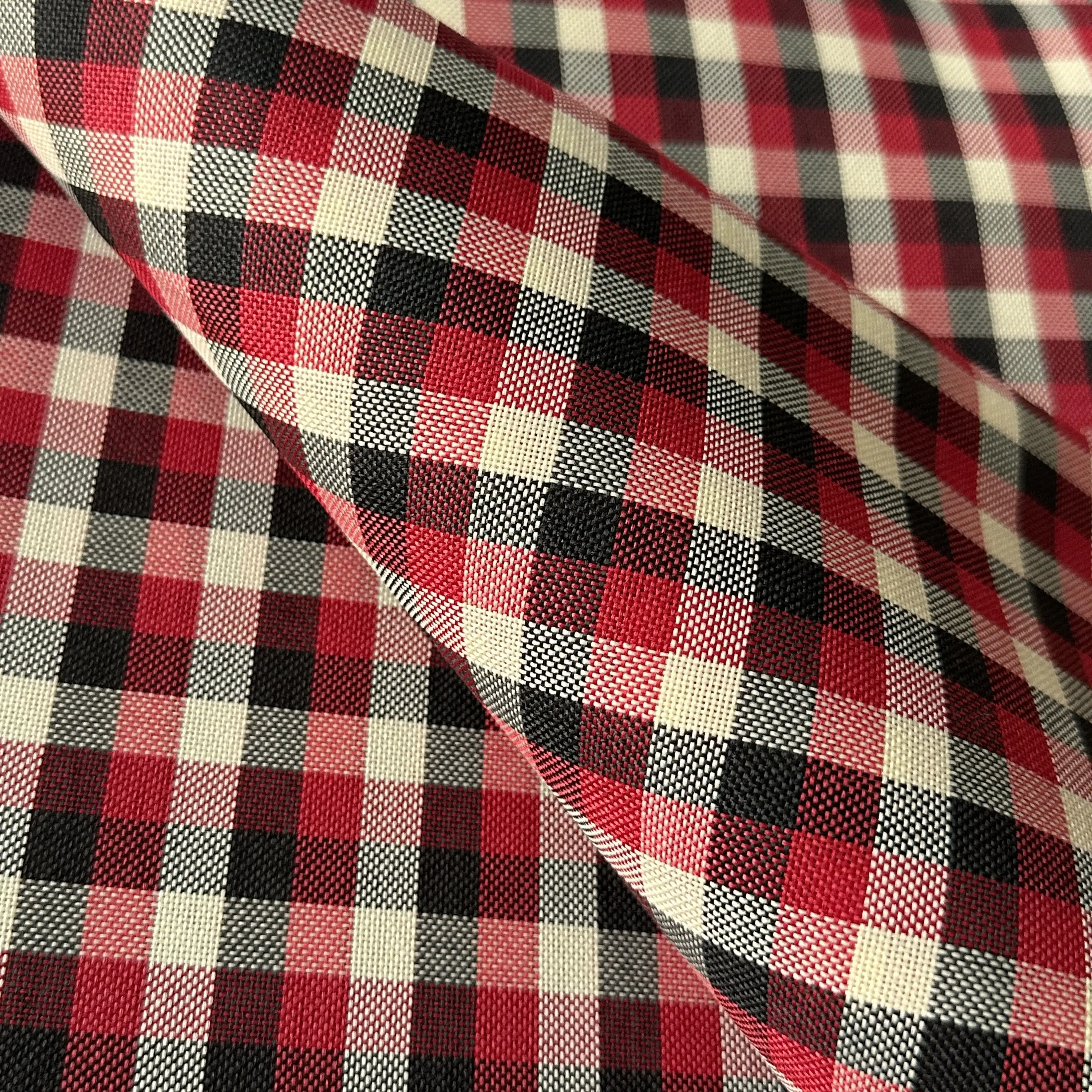 Factory Wholesale 100% Polyester Yarn Dyed Fabric Black Red Yellow Plaid Pattern Bags Table Cloth Soft Woven Textiles Home